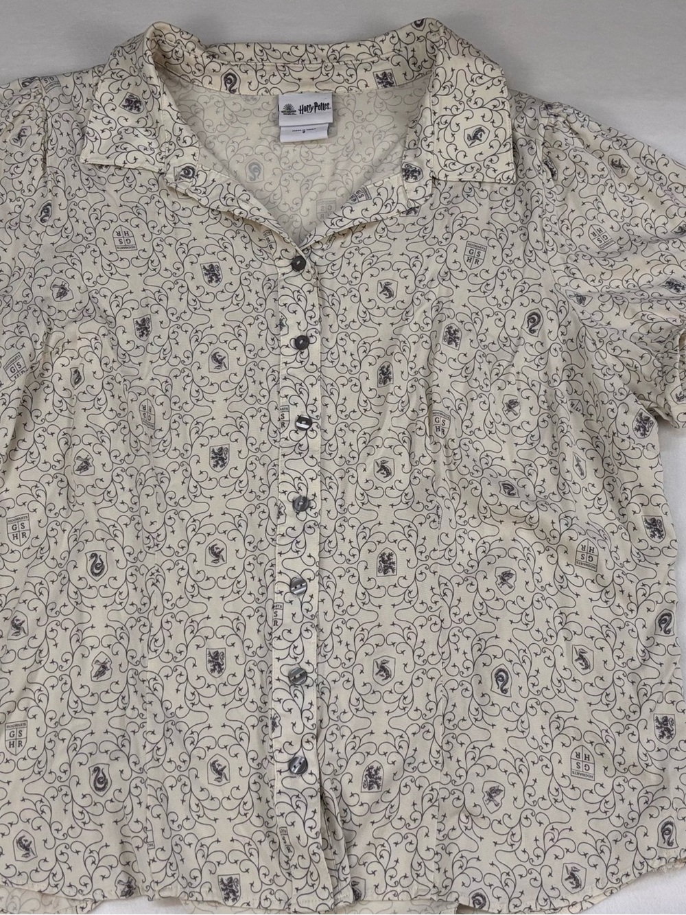 Wizarding World Harry Potter . Cream Short-Sleeve Button-Down Shirt.